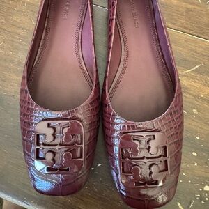 Tory Burch Georgia flats- size 9- worn once- no box- burgandy